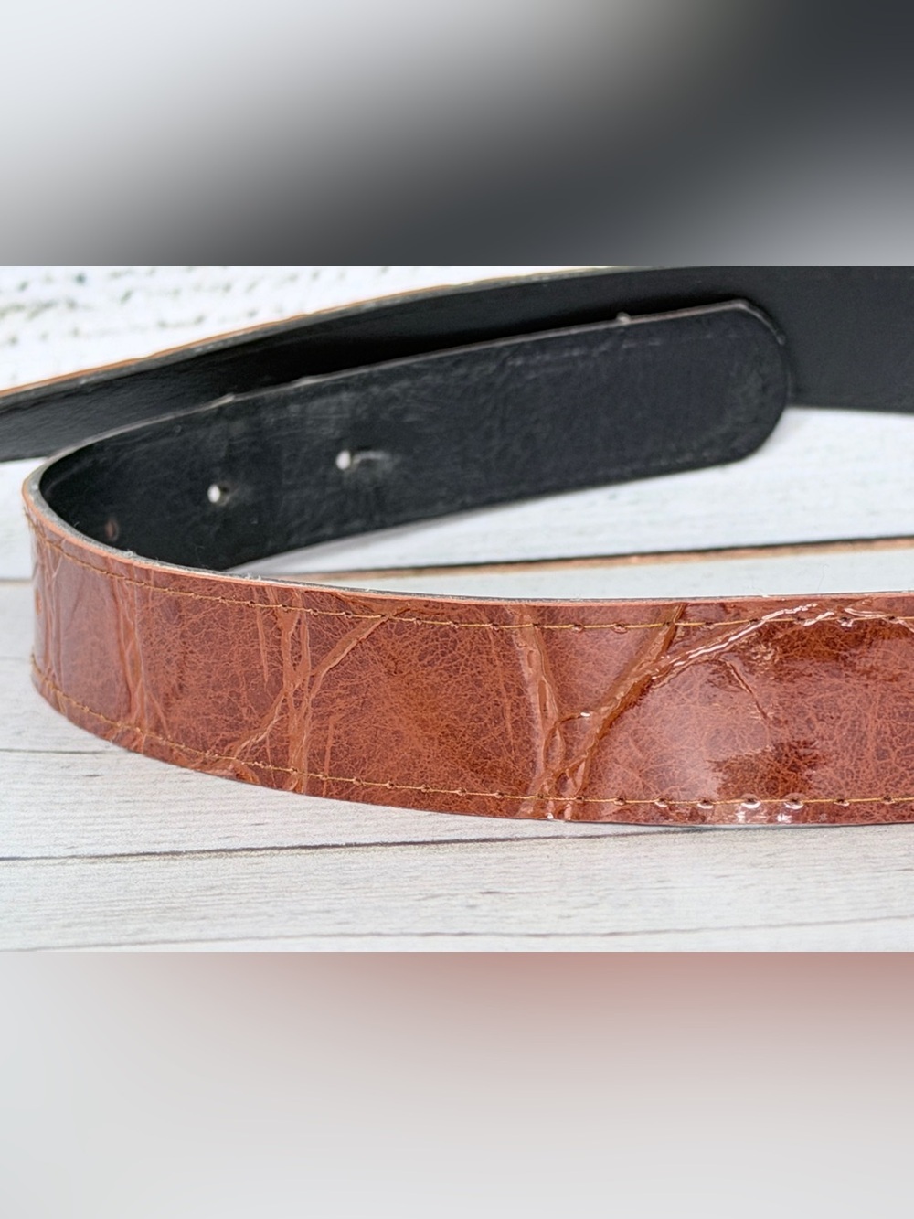 Vintage Women's Croc Embossed Leather Belt - Picture 6 of 6